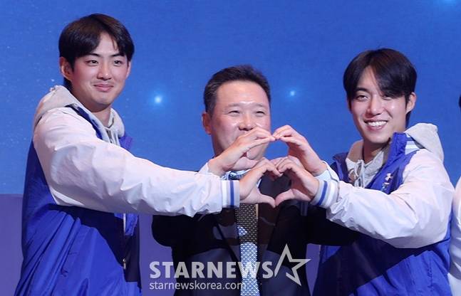 2024시즌을 앞두고 개막 미디어데이에 나선 구자욱(왼쪽부터), 박진만, 원태인. /사진=김진경 대기자