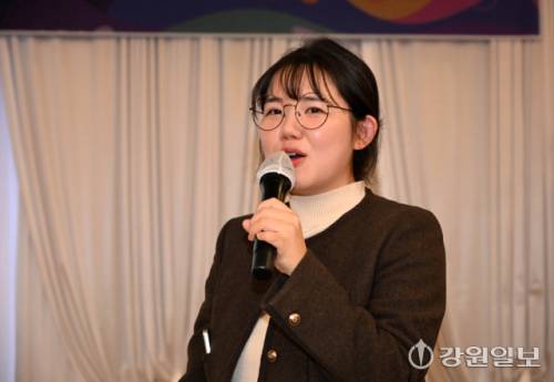 이미소 농업회사법인 밭(주) 대표가 6일 춘천베어스호텔에서 열린 2025 소상공인 경쟁력 강화 포럼에서 사례발표하고 있다. 신세희기자
