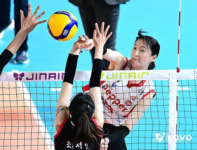 공격을 펼치고 있는 페퍼저축은행 박은서의 모습. KOVO 제공