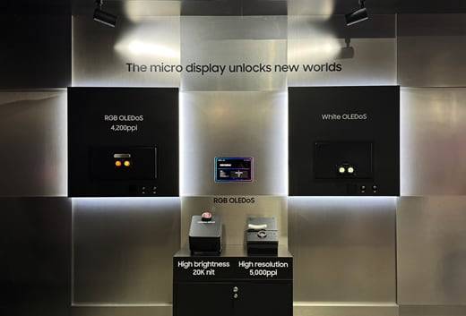 삼성디스플레이가 ‘AWE USA 2025’에서 전시한 고해상도(5000PPI), 고휘도(2만니트) 등 최신 올레도스 제품 모습./삼성디스플레이 제공