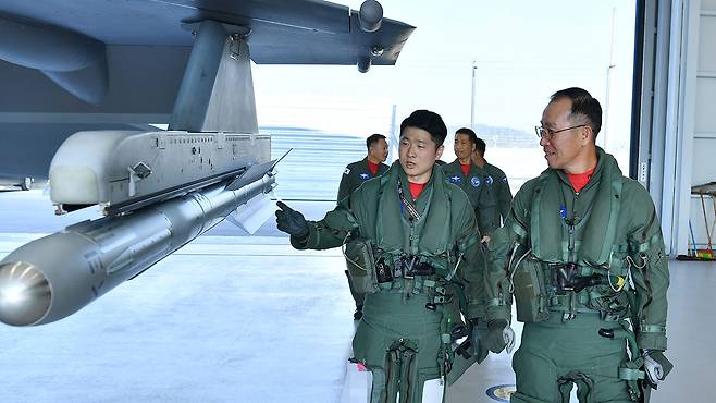손석락 공군참모총장, 첫 지휘비행 개시 2025.11.5 [연합뉴스/공군 제공]