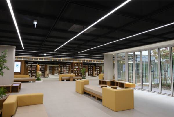 화성동탄중앙도서관 1층 일반자료실 전경. 화성특례시 제공