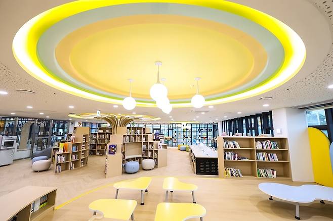 구로문화누리도서관 어린이 열람실 전경. <구로구>