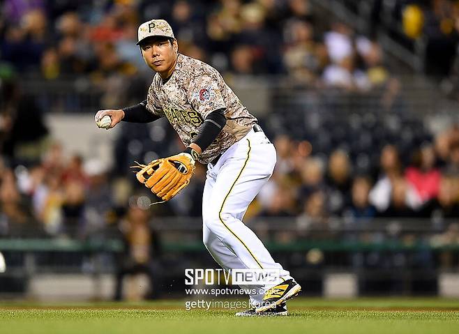 ▲ KBO리그를 대표하는 거포 유격수였던 강정호는 메이저리그에서도 20홈런 이상 시즌을 만들며 천재적인 재능을 과시했으나 음주 사고로 결국 경력이 내리막길을 걸었다