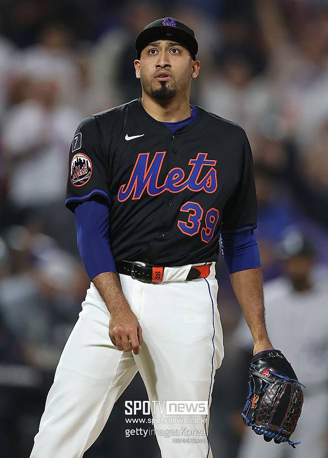 ▲ 뉴욕 메츠를 대표하는 스타 중 한 명인 에드윈 디아즈는 옵트아웃을 통해 FA 시장에 나왔다.