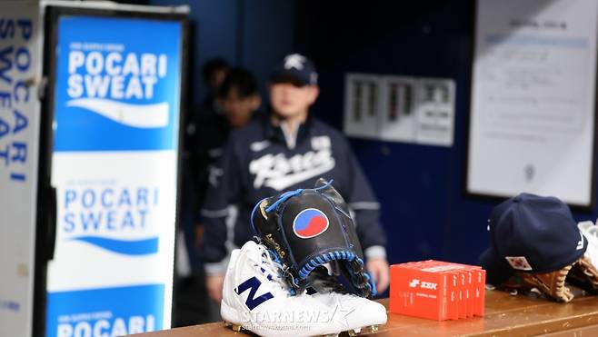 [영상]'태극마크에 향한 절실함'이 느껴지는 글러브, 주인은 누구?