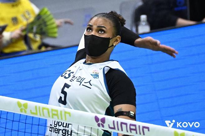 감기 증세로 마스크를 쓰고 경기에 나선 GS칼텍스의 실바 [한국배구연맹 제공. 재판매 및 DB 금지]