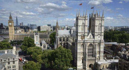 웨스트민스터 사원 인근에는 수백m짜리 고층 빌딩들이 들어섰지만, 문화재와 조화를 이루는 경관을 추구해 가치를 유지할 수 있었다고 인정 받았다. 웨스트민스터 사원 공식 홈페이지