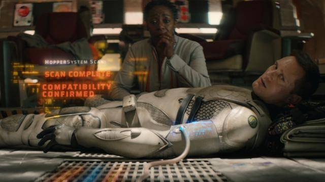 보편적으로 떠올리는 미래 로봇은 인간과 노동을 분담하고 감정적으로 돕는 존재이다. 하지만 극단적으로 '인간화'된 로봇은 이렇게 수동적이지 않을 수 있다. 드라마 '머더봇 다이어리'는 휴머노이드가 인간과 함께 사회를 구성하는 일원이 될지에 대한 진지한 질문을 던진다. 애플TV플러스 제공