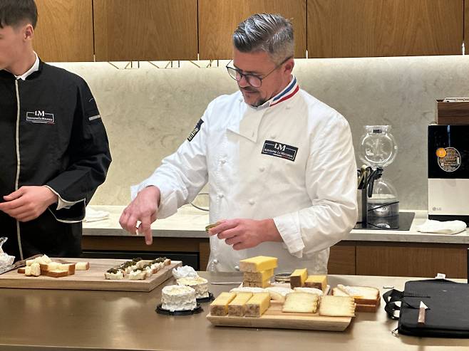 르므니에 치즈는 로돌프 르 므니에 명장의 치즈를 독점 수입·판매한다. /사진=다이어리알