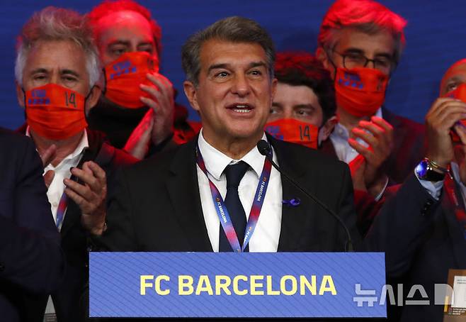 [바르셀로나=AP/뉴시스]바르셀로나 라포르타 회장. 2021.03.07.