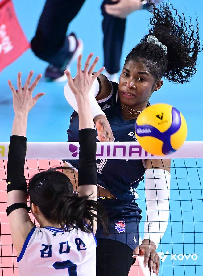 [서울=뉴시스]여자배구 도로공사 모마. (사진=KOVO 제공)