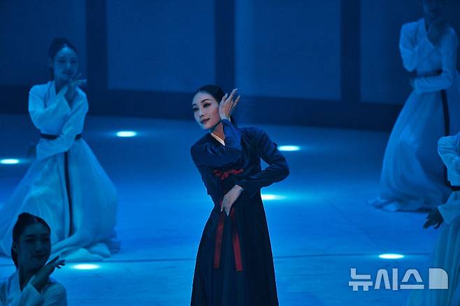 [서울=뉴시스]국립국악원 무용단 무용극 '춘향단전' 공연 장면. (사진=국립국악원 제공)