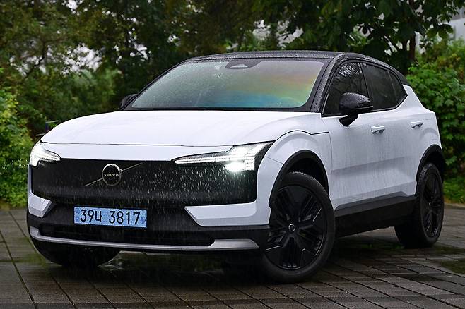 볼보 EX30CC. 사진: 김학수 기자