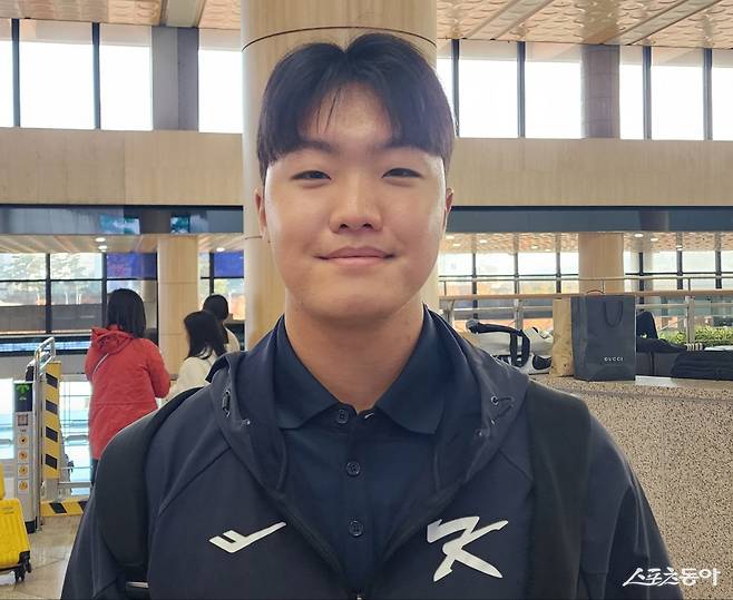 한화 정우주는 1년 만에 청소년 대표팀에 이어 성인 대표팀을 경험하게 됐다. 그는 더욱 무거워진 책임감을 안고 마운드에 오를 예정이다. 김포국제공항｜박정현 기자