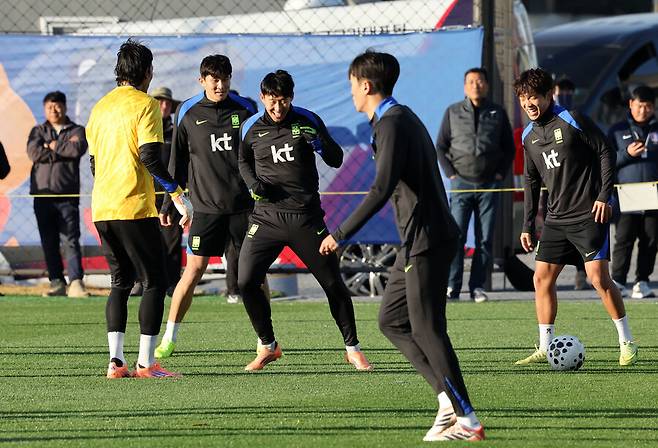 ▲ 10일 오후 충남 천안 대한민국축구종합센터의 모습. 면적 47만8천㎡에 그라운드 11면, 대표팀 숙소 82실, 8개 회의실과 최신식 피트니스 시설 등을 갖춘 축구종합센터에서는 앞으로 엘리트 유소년 육성과 A대표팀 훈련, 축구협회 행정이 모두 이뤄진다. ⓒ 연합뉴스