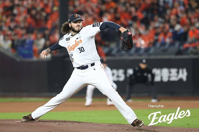 ▲ 아시아 스카우팅이 강력한 팀이라면 모두 폰세를 후보군에 넣어둘 법한 상황이다 ⓒ한화이글스