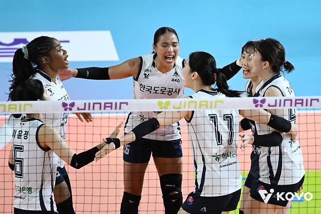 득점 후 기뻐하는 한국도로공사 선수들 [한국배구연맹 제공. 재판매 및 DB 금지]