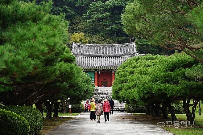 포충사 내삼문 방면