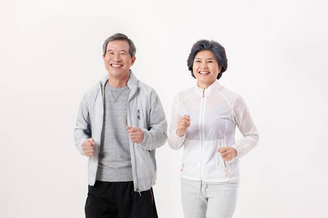 나이 들어서도 운동을 꾸준히 해야 각종 질병에 걸릴 위험을 낮추면서 건강을 오래 유지할 수 있다. 사진=클립아트코리아