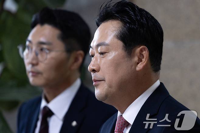 장동혁 국민의힘 대표가 9일 서울 여의도 국회에서 열린 기자간담회에 참석하고 있다. 2025.10.9/뉴스1 ⓒ News1 이승배 기자