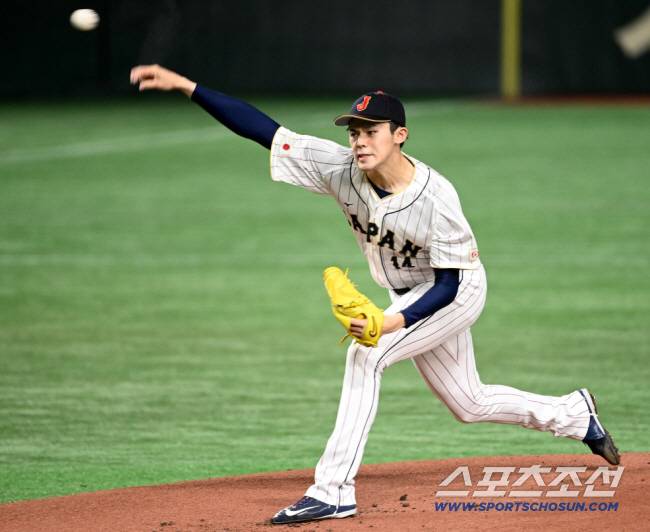 월드베이스볼클래식(WBC) 2023 일본과 체코의 경기가 11일 일본 도쿄돔에서 열렸다. 일본 선발투수 사사키 로키가 역투하고 있다. 도쿄(일본)=허상욱 기자wook@sportschosun.com/2023.03.11/