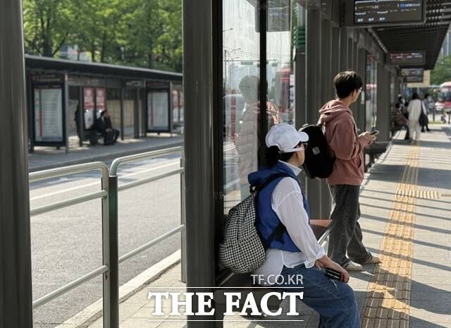 서울시는 "코로나19 시기에도 버스 운행 횟수를 줄이지 않고 정상 운행한 것을 감안해야 한다"며 경실련 주장을 적극 반박했다. /더팩트 DB