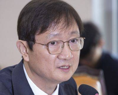 이찬진 금융감독원장이 지난달 21일 서울 여의도 국회에서 열린 2025년도 정무위원회 국정감사에 출석해 의원 질의에 답하고 있다. 연합뉴스