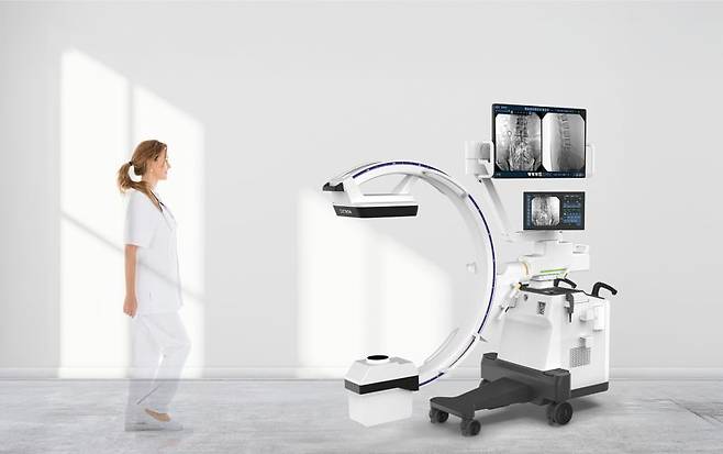 디알텍 수술용 씨암 '엑스트론'. 디알텍 제공