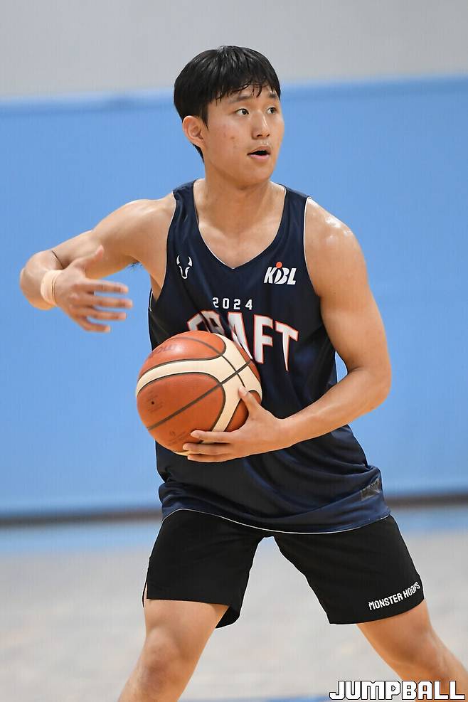 ▲지난 해 트라이아웃에서 활약을 바탕으로 많은 이들의 예상을 뒤엎고 프로 선수 꿈을 이룬 황영찬