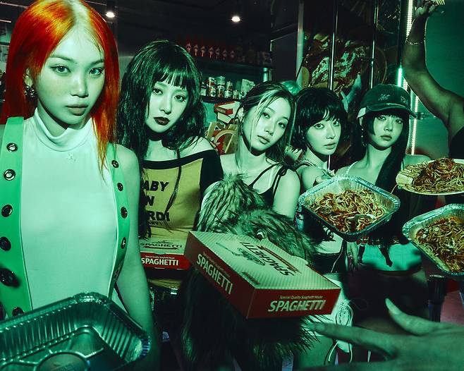 Girl group Le Sserafim [SOURCE MUSIC]