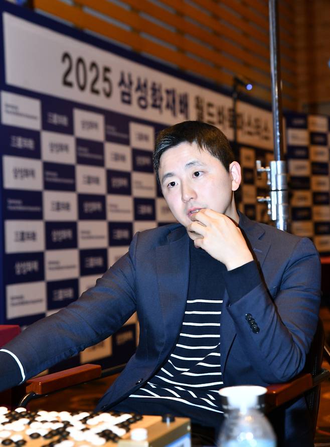 강동윤 9단 몫까지 잘 해내겠다는 각오를 다진 김지석 9단. 중국 랭킹 1위 딩하오 9단과 격돌한다. 한국기원 제공