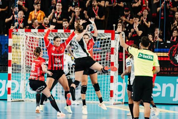 사진 2025/26 EHF 여자핸드볼 챔피언스리그 비스트리차와 보루시아 도르트문트 경기 모습, 사진 출처=유럽핸드볼연맹