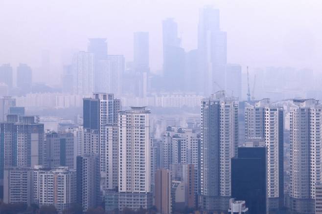 13일 서울 남산에서 바라본 아파트 단지 모습. 2025.11.13. 연합뉴스