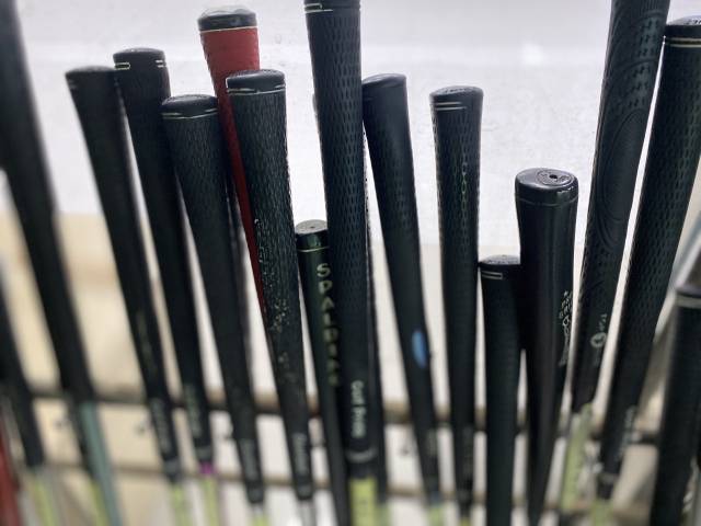 그립이 낡고 오래된 아이언들. 김세영 기자