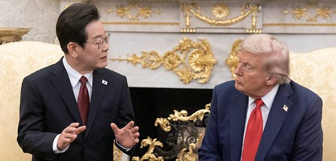이재명 대통령과 도널드 트럼프 미국 대통령이 8월25일(현지시간) 미국 워싱턴DC 백악관에서 정상회담을 하고 있다. ⓒ연합뉴스