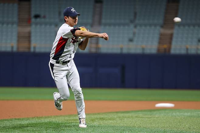 NC 김주원은 한국야구대표팀의 차기 내야사령관으로 불린다. 그는 한 단계씩 성장해 주전으로 당당하게 뛸 날을 꿈꾼다. 사진제공｜KBO