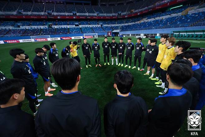 3일 대전월드컵경기장에서 진행된 볼리비아전 대비 훈련에서 훈련을 앞둔 대표팀 선수들. /사진=대한축구협회 제공