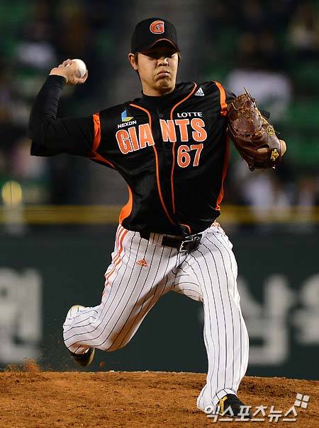 2011년 2차 드래프트로 롯데 자이언츠로 이적, 팀 불펜 주축 투수로 활약했던 사이드암 김성배. 사진 엑스포츠뉴스 DB