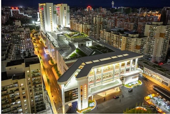 (평양 노동신문=뉴스1) =북한 평양종합병원 전경. [국내에서만 사용가능. 재배포 금지. DB 금지. For Use Only in the Republic of Korea. Redistribution Prohibited] rodongphoto@news1.kr