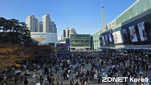 지스타 2025, 개막 3일차 풍경.(사진=지디넷코리아)