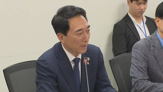 パク・スヒョン首席報道官。