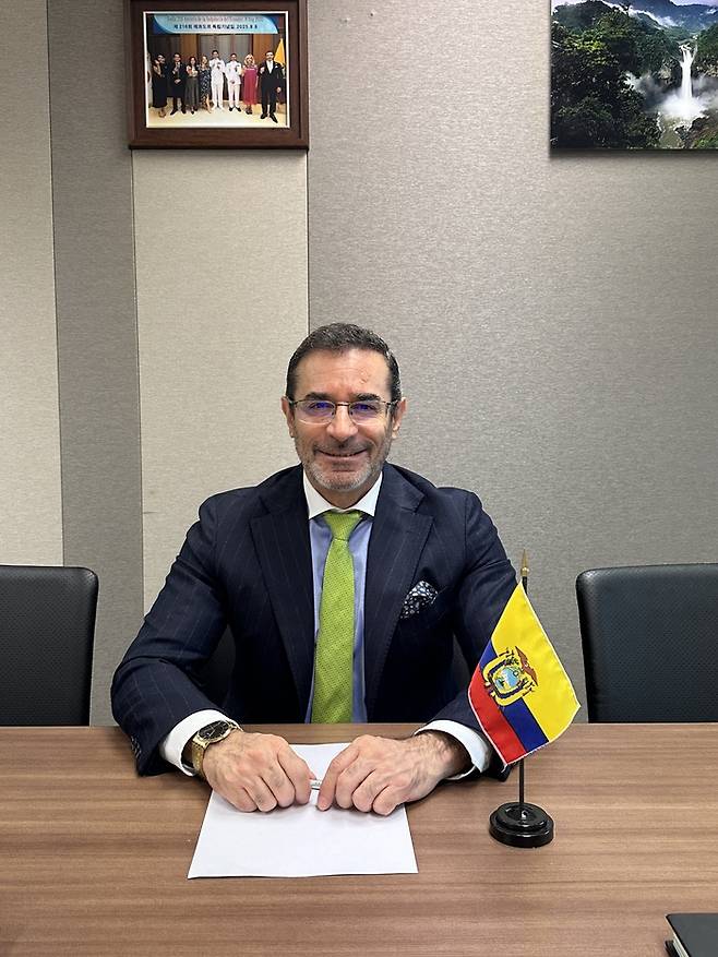빠뜨리시오 에스테반 뜨로야 수아레스 주한에콰도르대사.  /사진= 강예신 여행+ 기자