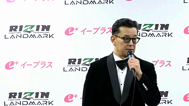 사카키바라 노부유키가 2025년 11월 일본 효고현 고베 지라이온 아레나 라이진 랜드마크 12 대회 결산 기자회견을 하고 있다. 사진=RIZIN FF