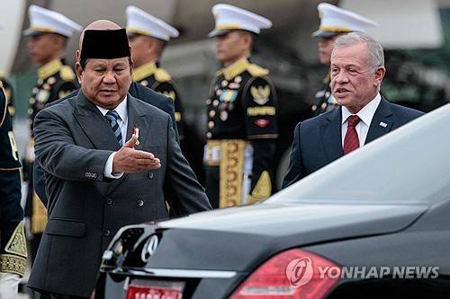 프라보워 인도네시아 대통령(왼쪽)과 압둘라 2세 요르단 국왕 [AFP 연합뉴스. 재판매 및 DB 금지]
