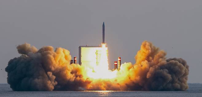 국방부 국방연구원(ADD)이 2023년 12월 29일 고체연료 추진 우주발사체 시험발사를 서귀포 중문 해안에서 남쪽으로 4㎞ 떨어진 해상에서 실시했다. 국방부는 충남 태안의 안흥발사장과 전남 고흥 나로우주발사센터 대신 민간이 우주산업을 주도하는 '뉴 스페이스(New Space)' 시대를 열기 위해 제주 해상을 최적의 발사 장소로 선정했다.