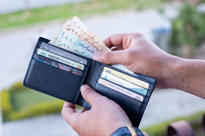 미국 Z세대 사이에서 현금 기피 현상이 뚜렷해지고 있다. 사진은 기사 중 특정 표현과 무관. 픽사베이