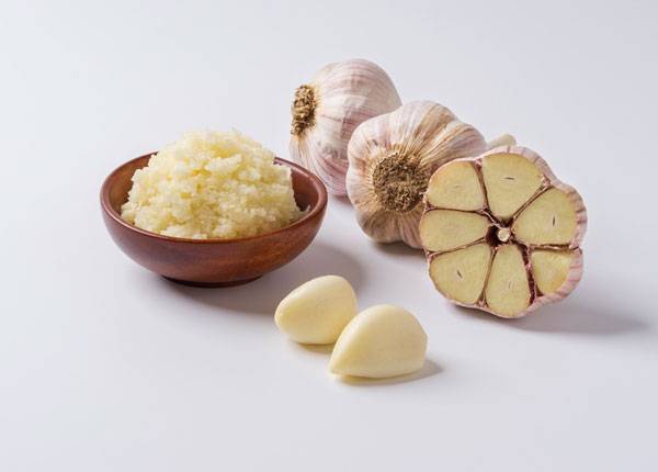 마늘은 어떻게 먹느냐에 따라 건강 효과가 달라질 수 있다./사진=게티이미지뱅크