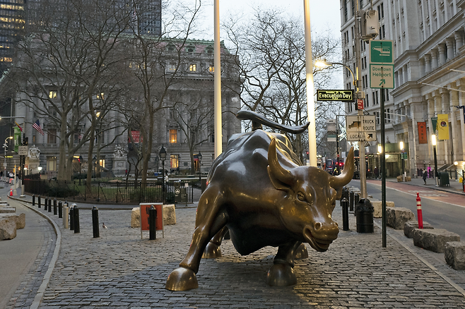 뉴욕 월가의 돌진하는 황소상 [AP]