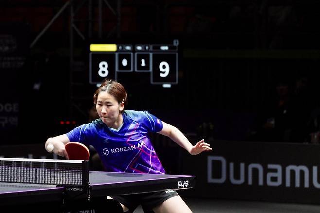 대한항공 이은혜가 16일 '2025 두나무 프로탁구리그 FINALS IN 광명시' 여자부 결승에서 백핸드 드라이브를 구사하고 있다. 연합뉴스